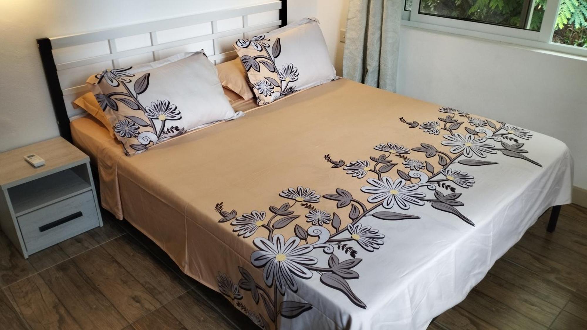 Dovass Self Catering Apartments Такамака Номер фото